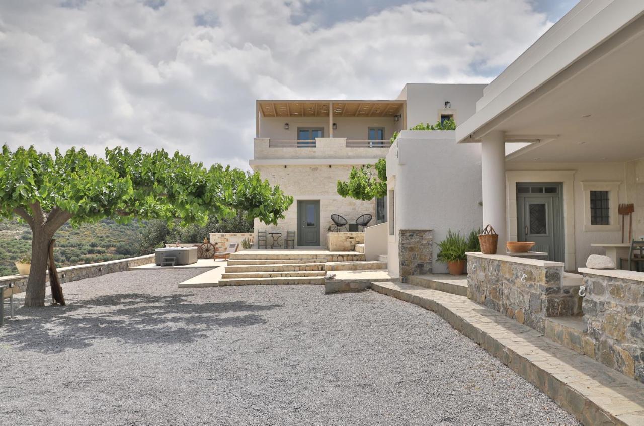 Amvikas Suites-Sitia エクステリア 写真